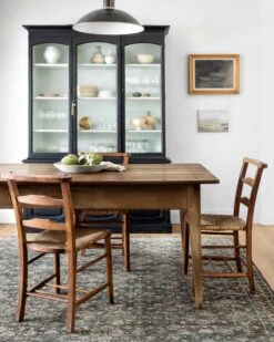 AMM-01 INK / TURQUOISE -Loloi Rugs AMARAMM 01IKTQ 5Broomscene 5D 3