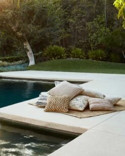 P4014 ED CAMEL / BEIGE -Loloi Rugs P025P4014CABEPIL5 5Broomscene 5D 4 6ef5018b f2bb 4ac3 a00c af8021b1164b