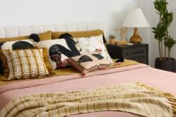 PJB0022 BLACK / WHITE -Loloi Rugs P065PJB0022BLWHPIL3 5Broomscene hidden 5D 5